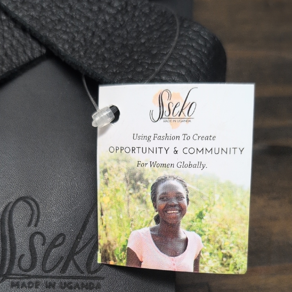 Sseko Designs Black Crossover Leather Slide Sandals Size 8 New In Box - Picture 5 of 10